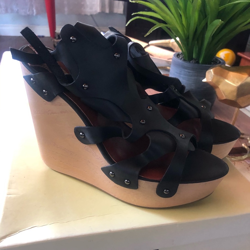 Black leather wooden wedge gladiator sandal